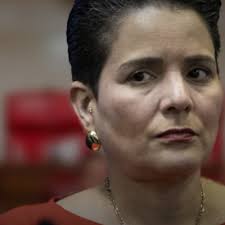 Guerra en la Palma: Colgada Janet Parra by Las cosas como son