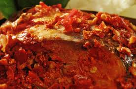 Beberapa makanan lain yang juga nikmat jika diberi sambal balado adalah ikan bandeng, ikan lele goreng, ayam bakar, dan masih banyak lagi. Bandeng Goreng Cabe Merah Indofood Solution
