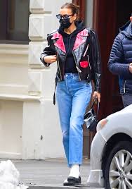 Kanye west and irina shayk are dating! Irina Shayk In Slvrlake Cropped Hi Rise Jeans Denimology