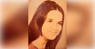 Cindy Lemke's Instagram, Twitter & Facebook