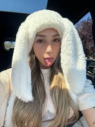 i really need a chat buddy, i'm bored 😑