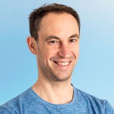 Du solltest nicht klauen, auch keine Contentideen von deinen Mitbewerbern.  😅👌 Kopieren ist der schnellste Weg in die Unsichtbarkeit. Wer nachmacht,  bleibt immer Zweiter. Und deine Kunden…