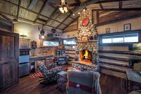 Choose a suite or guest bedroom themed around your favorite grape varietal in our rouge or blanc villas. Fredericksburg Texas Lgbt Weddings Barons Creekside