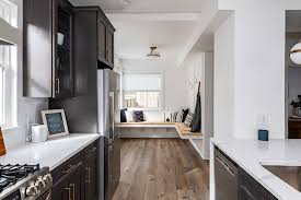 Simple yet elegant, the town series cabinetry combine a classic design with subtle detailing, along with dovetail drawer boxes, full extension soft closing drawers, and soft closing doors. Buy Townsquare Gray Rta Ready To Assemble Kitchen Cabinets Online