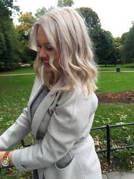 Isabella löwengrip är kanske mest känd som framgångsrik bloggare och mäktig affärskvinna. Att Vaga Renovera Vackert Har Kortare Har Frisyrer