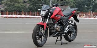 Modifikasi atau lazim di sebut modif adalah merubah bentuk atau mengganti barang yang funsinya sama dengan barang yang lebih menarik dan ada tujuan tertentu. Honda Punya Fasilitas Gonta Ganti Cat Untuk Modif Warna New Cb150r Otosia Com