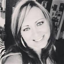 Mandy Beck's Instagram, Twitter & Facebook