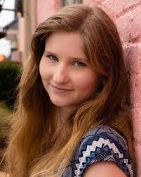 Kelly Boone's Instagram, Twitter & Facebook