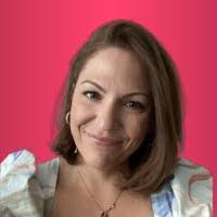 Angela Arroyo's Instagram, Twitter & Facebook