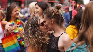 Michiganben egy nőt lőttek le a rabszolgaság eltörlésének emléknapján, floridában pedig a pride menetének nézői közé hajtott egy autó. Budapest Pride Nlc