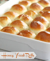 Honey Yeast Rolls Melissassouthernstylekitchen Com Honey Yeast Rolls Yeast Rolls Pound Cake Recipes