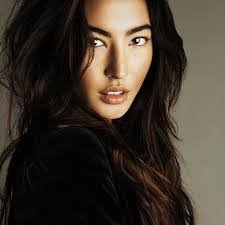 Leila Thomas's Instagram, Twitter & Facebook