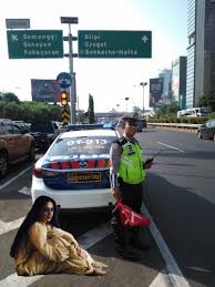 Mesti ada upaya upaya investigasi atas sebab musabab konflik sehingga tidak terjadi di masa depan. Kumpulan Gambar Untuk Belajar Mewarnai Mewarnai Gambar Polisi Mengatur Lalu Lintas