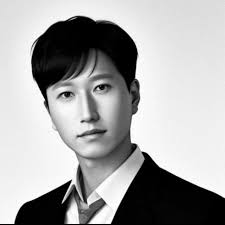 뤼튼, 과연 유니콘이 될 수 있을까? 지드래곤을 광고 모델로 쓰다니 글쎄다.. 💰실적(2024년 기준) 매출액 : 30.7억원  영업이익 : -295.2억원 📈 총 투자 유치액 : 1,300억원