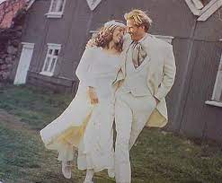Im hochzeitskleid steht sie ganz plötzlich in der tardis vor ihm, und sie will sofort zurück zu ihrem bräutigam. Das Hessnatur Brautkleid Hessnatur Magazin