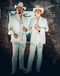 Ahora continúan con sus presentaciones a lo largo de nuestro país, por lo que en próximos días sus fans podrán disfrutar del estreno de «el envidioso». Los Dos Carnales Conquistan A Los Ninos Con Sus Corridos Familiares
