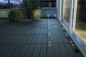 La Dalle Blooma Emboitable En Composite Avec Led Habille Le Sol De Votre Terrasse Avec Classe Terrasse Eclairage Terrasse Eclairage Exterieur