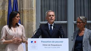 Forgeronne la gal�re la gratitude : Pour La Premiere Fois Il Y A Plus De Femmes Que D Hommes Au Gouvernement