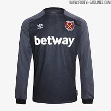 The jerseys of the 1979/80 season, ended with the winning of the fa cup. West Ham 18 19 Home Away Kits Released Footy Headlines