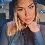 Roxanne Herndon's Instagram, Twitter & Facebook