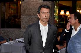 A nossa fábrica de óculos. Maria Cerqueira Gomes Ausente Em Dia Importante Do Marido