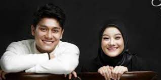 Sabtu, 11 juli 2020 10:57. Rizky Billar Kepergok Masih Pajang Foto Dinda Hauw Di Rumah Dream Co Id
