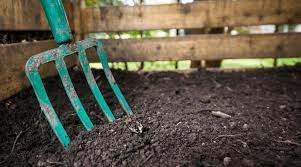 After the lawn surface has been rolled, the surface should be mulched with 1 bale of straw per 1,000 square feet. Compost Vs Topsoil Which Is Best To Use And When