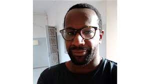 Le journaliste français olivier dubois affirme dans une vidéo diffusée sur les réseaux sociaux avoir été enlevé le mois dernier dans le nord du mali par le groupe de soutien à l'islam et aux musulmans. Ibeqiukwjnnkcm