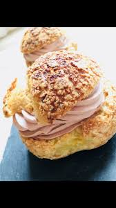 Choux Garni D Une Chantilly Chocolat Une Douceur Toute Bio Gourmandise Gourmands Et Chantilly