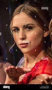 Ainsley Walker's Instagram, Twitter & Facebook