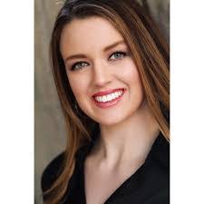 Julie Folk's Instagram, Twitter & Facebook