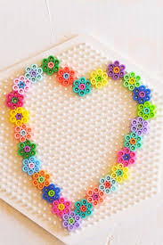 Retrouvez Les Perles A Repasser Un Amusement Creatif Archzine Fr Schemas De Bijoux En Perles Art Perle Billes De Fer