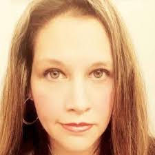 Luz Mayes's Instagram, Twitter & Facebook