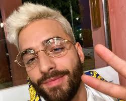 On instagram, maluma shared an image of the day with the caption (which was originally in spanish), it's impossible to put yourself in the shoes of these kids, but those smiles make it easy to do anything. Maluma Instagram Live Stream 11 March 2020 Ig Live S Tv