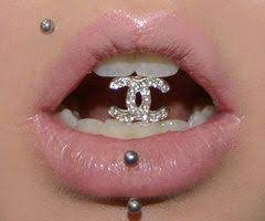 Vertical Labret The Piercing I Want More Then Anything Else Not Sure If I Could Get Away With It At Work Piercings For Girls Labret Piercing Tongue Piercing