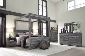 As the world's largest furniture manufacturer, ashley furniture prides itself on making quality, affordable furnishings for customers searching for incredible style and value. Ashley Furniture Baystorm Queen Canopy 6 Piece Bedroom Set B221 For Sale Online Ebay