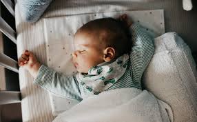 Bis ein baby durchschlafen kann, braucht es zeit und geduld. Tipps Wie Ihr Baby Durchschlafen Lernt