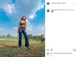 Terutama lewat sinetron remaja berjudul dari jendela smp yang mengantarkan nama sandrinna semakin bersinar. Tak Terima Disuruh Tutup Aurat Pembelaan Sandrinna Michelle Dikritik Pedas Matamata Com