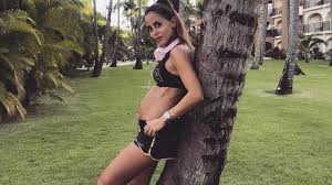 A apresentadora e modelo carolina patrocínio revelou que está grávida de 12 semanas. Gravida De Sete Meses Carolina Patrocinio Faz Exercicio Ate Nas Ferias