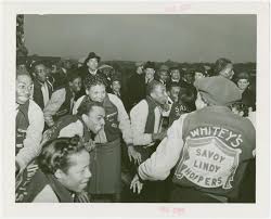 On this day in 2002, frankie manning and norma miller, two of members of whitey's lindy hoppers, uncovered a memorial plaque where its … Lindy Hop History Yehoodi
