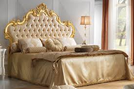 تصاميم ديكورات غرف نوم كلاسيك بتصاميم وديكورات فخمة ديكورات أرابيا In 2020 Luxury Bedroom Furniture Bedroom Decor Design Luxury Furniture