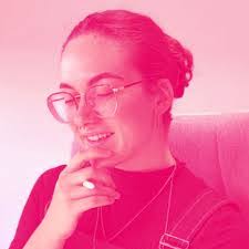 Tara Leslie's Instagram, Twitter & Facebook