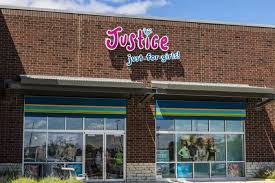 We're not high fashion, we're hi, fashion! Justice Just For Girls Is Filing For Bankruptcy And Is Closing More Than 600 Stores