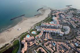 Vue Aerienne De La Plage Richelieu Et Du Mail De Rochelongue Au Cap D Agde France Cap D Agde Agde Plage