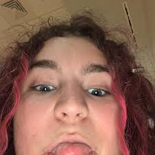 I spy...something blonde” Photo creds: @dylan.rose00