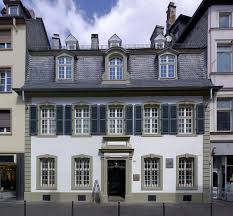 Nutzen sie alle spielräume, die ihnen als vermieter das heutige mietrecht noch gibt. Karl Marx Haus Wikipedia