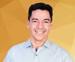 Miguel Alberto's Instagram, Twitter & Facebook