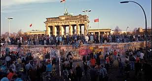 Er zog sich durch ganz europa von der barentssee bis zum schwarzen meer. 30 Jahre Mauerfall Berlin Welcomecard
