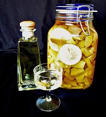 Quittenlikor Von Ritel Chefkoch Quitten Rezepte Quitten Likor Schnaps Rezepte