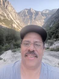 Hiking in Kings Canyon National Park